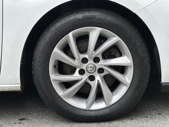 Vauxhall Astra 1.6 CDTi Design Sports Tourer 5dr Diesel Auto Euro 6 (136 ps)