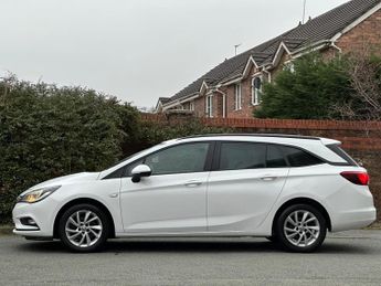 Vauxhall Astra 1.6 CDTi Design Sports Tourer 5dr Diesel Auto Euro 6 (136 ps)