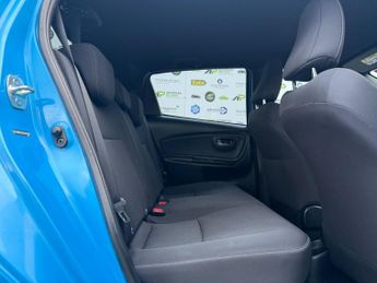 Toyota Yaris 1.5 VVT-h Grey Bi-Tone E-CVT Euro 6 (s/s) 5dr