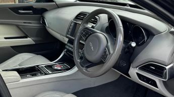 Jaguar XE 2.0d Portfolio Auto AWD Euro 6 (s/s) 4dr