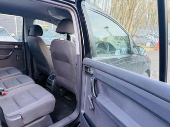 Volkswagen Touran 1.6 S 5dr (7 Seats)