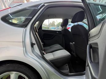 Ford Focus 1.6 Zetec 5dr