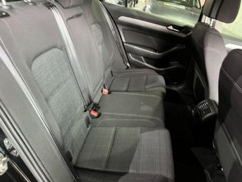 Volkswagen Passat 2.0 TDI EVO SE Nav DSG Euro 6 (s/s) 4dr