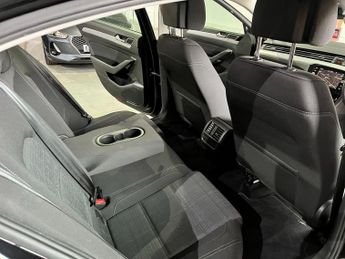 Volkswagen Passat 2.0 TDI EVO SE Nav DSG Euro 6 (s/s) 4dr