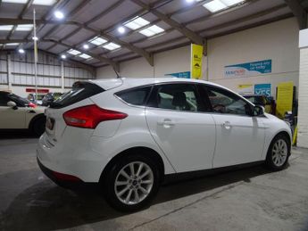 Ford Focus 1.0T EcoBoost Titanium Auto Euro 6 (s/s) 5dr