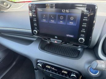 TOYOTA YARIS 1.5 VVT-h Launch Edition Hatchback 5dr Petrol Hybrid E-CVT Euro 