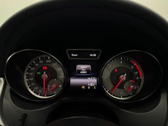 Mercedes-Benz GLA 2.1 GLA220d AMG Line (Premium Plus) 7G-DCT 4MATIC Euro 6 (s/s) 5