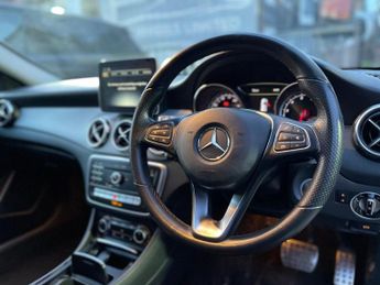 Mercedes-Benz GLA 1.6 GLA180 Urban Edition 7G-DCT Euro 6 (s/s) 5dr