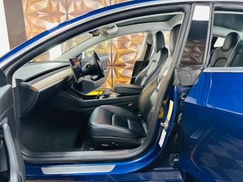 Tesla Model 3 (Dual Motor) Long Range Auto 4WDE 4dr