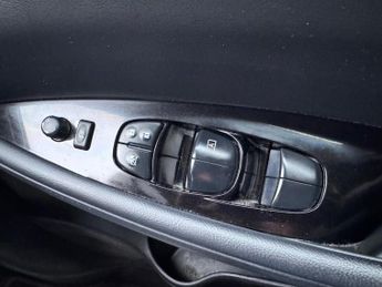 Nissan Leaf 40kWh N-Connecta Auto 5dr