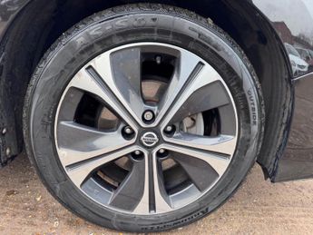 Nissan Leaf 40kWh N-Connecta Auto 5dr
