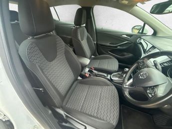 Vauxhall Astra 1.4i Turbo SRi Nav Auto Euro 6 (s/s) 5dr