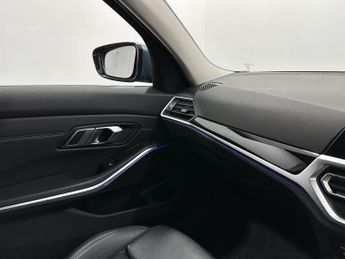 BMW 3 Series 2.0 318d MHT Sport Auto Euro 6 (s/s) 4dr