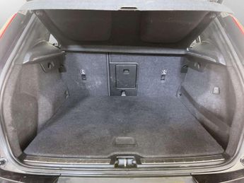 Volvo XC40 2.0 B4 MHEV Inscription Pro SUV 5dr Petrol Hybrid Auto AWD Euro 