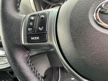 Toyota Yaris 1.5 VVT-h Icon E-CVT Euro 6 5dr