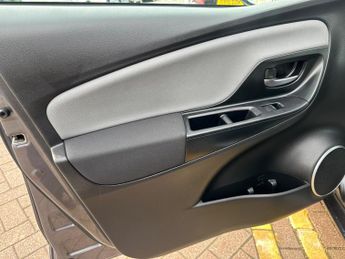 Toyota Yaris 1.5 VVT-h Icon E-CVT Euro 6 5dr