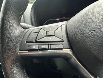 Nissan Juke 1.0 DIG-T N-Connecta DCT Auto Euro 6 (s/s) 5dr