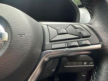 Nissan Juke 1.0 DIG-T N-Connecta DCT Auto Euro 6 (s/s) 5dr