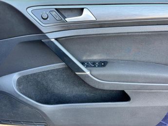 Volkswagen Golf 1.6 TDI SE Nav DSG Euro 6 (s/s) 5dr