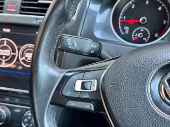 Volkswagen Golf 1.6 TDI SE Nav DSG Euro 6 (s/s) 5dr