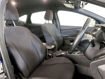 Ford Focus 1.0T EcoBoost ST-Line Hatchback 5dr Petrol Manual Euro 6 (s/s) (