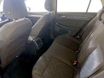 Volkswagen Golf 1.5 eTSI MHEV Life Hatchback 5dr Petrol Hybrid DSG Euro 6 (s/s) 