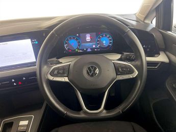 Volkswagen Golf 1.5 eTSI MHEV Life Hatchback 5dr Petrol Hybrid DSG Euro 6 (s/s) 