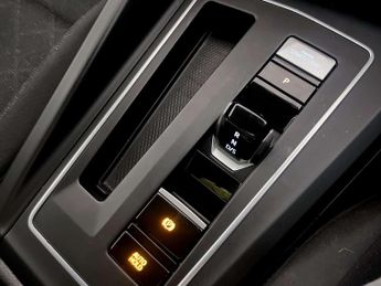 Volkswagen Golf 1.5 eTSI MHEV Life Hatchback 5dr Petrol Hybrid DSG Euro 6 (s/s) 