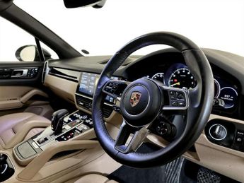 Porsche Cayenne 3.0 V6 E-Hybrid 14.1kWh SUV 5dr Petrol Plug-in Hybrid TiptronicS