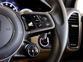 Porsche Cayenne 3.0 V6 E-Hybrid 14.1kWh SUV 5dr Petrol Plug-in Hybrid TiptronicS