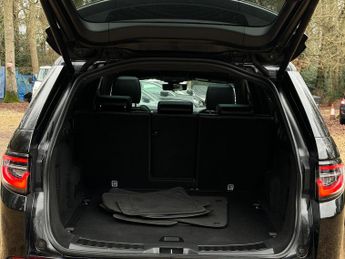 Land Rover Discovery Sport 1.5 P300e 12.2kWh R-Dynamic SE Auto 4WD Euro 6 (s/s) 5dr