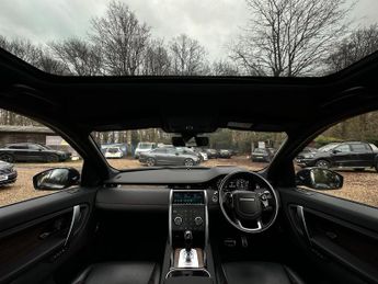 Land Rover Discovery Sport 1.5 P300e 12.2kWh R-Dynamic SE Auto 4WD Euro 6 (s/s) 5dr