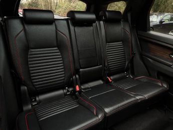 Land Rover Discovery Sport 1.5 P300e 12.2kWh R-Dynamic SE Auto 4WD Euro 6 (s/s) 5dr