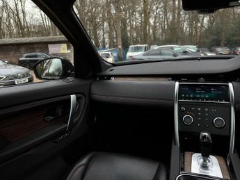 Land Rover Discovery Sport 1.5 P300e 12.2kWh R-Dynamic SE Auto 4WD Euro 6 (s/s) 5dr