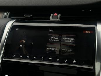 Land Rover Discovery Sport 1.5 P300e 12.2kWh R-Dynamic SE Auto 4WD Euro 6 (s/s) 5dr