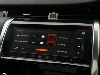 Land Rover Discovery Sport 1.5 P300e 12.2kWh R-Dynamic SE Auto 4WD Euro 6 (s/s) 5dr