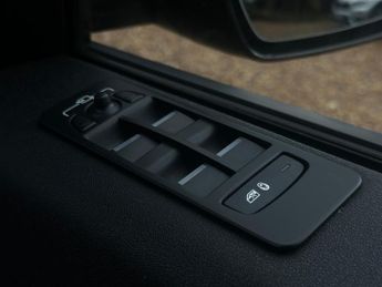 Land Rover Discovery Sport 1.5 P300e 12.2kWh R-Dynamic SE Auto 4WD Euro 6 (s/s) 5dr