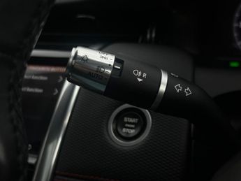 Land Rover Discovery Sport 1.5 P300e 12.2kWh R-Dynamic SE Auto 4WD Euro 6 (s/s) 5dr