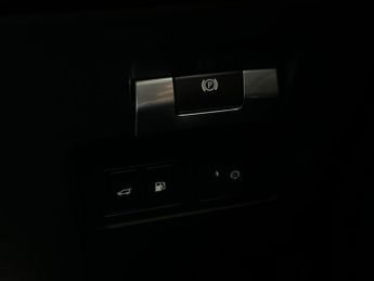 Land Rover Discovery Sport 1.5 P300e 12.2kWh R-Dynamic SE Auto 4WD Euro 6 (s/s) 5dr