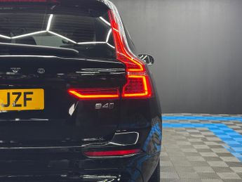 Volvo XC60 2.0 B4 MHEV Momentum Auto AWD Euro 6 (s/s) 5dr