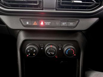 Dacia Sandero 1.0 TCe Essential Hatchback 5dr Petrol Manual Euro 6 (s/s) (90 p