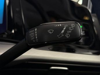 Volkswagen Golf 1.5 eTSI MHEV Life DSG Euro 6 (s/s) 5dr