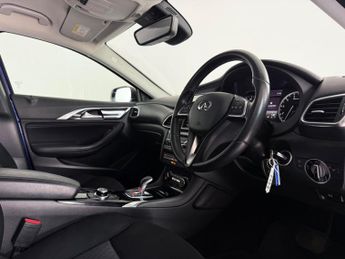 Infiniti Q30 1.6T SE (Business) DCT Euro 6 (s/s) 5dr