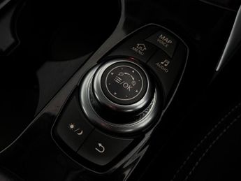 Infiniti Q30 1.6T SE (Business) DCT Euro 6 (s/s) 5dr