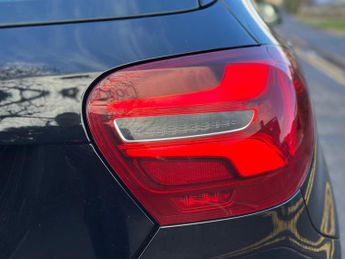 Mercedes-Benz A Class 2.1 A200d AMG Line (Premium Plus) 7G-DCT Euro 6 (s/s) 5dr