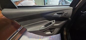 Ford Focus 1.6 Titanium Powershift Euro 5 5dr