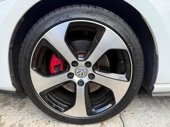 Volkswagen Golf 2.0TSI GTI Performance DSG Euro6 (230ps)