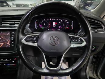 Volkswagen Tiguan 1.5 TSI Elegance DSG Euro 6 (s/s) 5dr