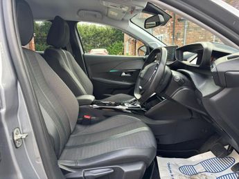 Peugeot E-208 50kWh Allure Auto 5dr