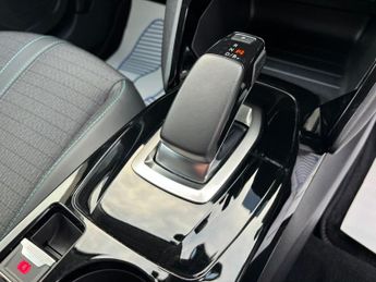 Peugeot E-208 50kWh Allure Auto 5dr